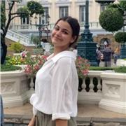 Profesora titulada en el bachillerato de ciencias y con conocimientos en el ambito humanista